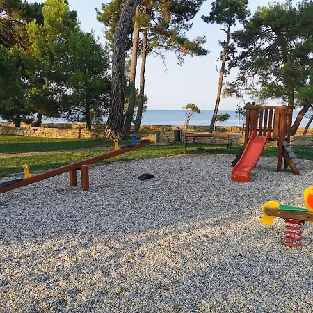 Frühstückspension Ivan B&b, 5 Star Superior Room, Near The See And Park Novigrad Istria